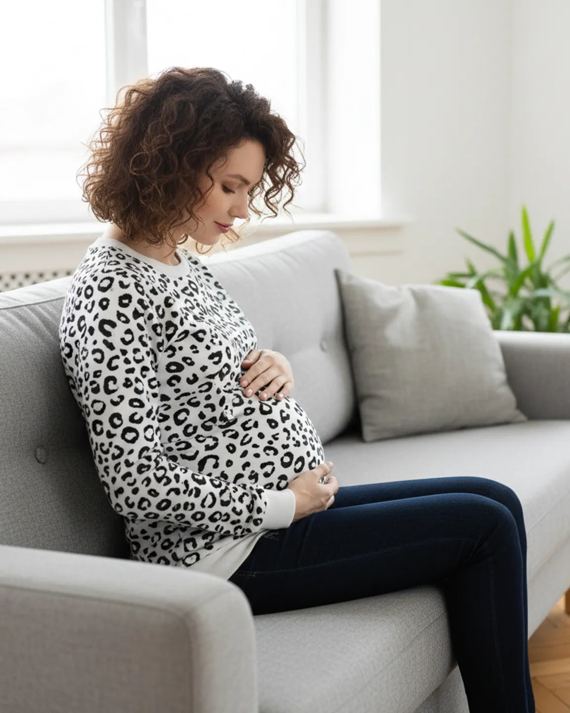 Long-sleeve Printed Maternity & Nursing Sweatshirt