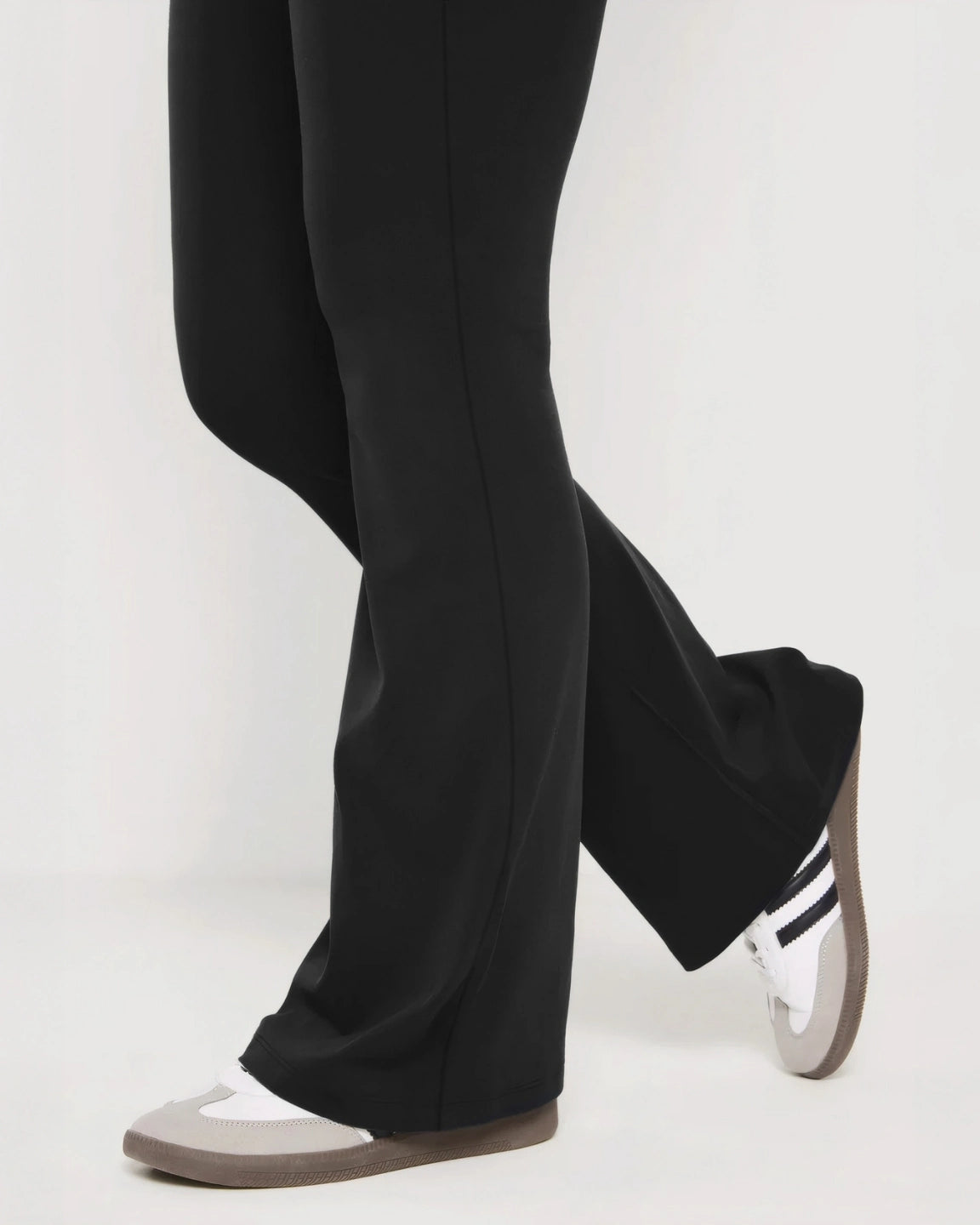 Two-Pocket Flare Maternity Leggings