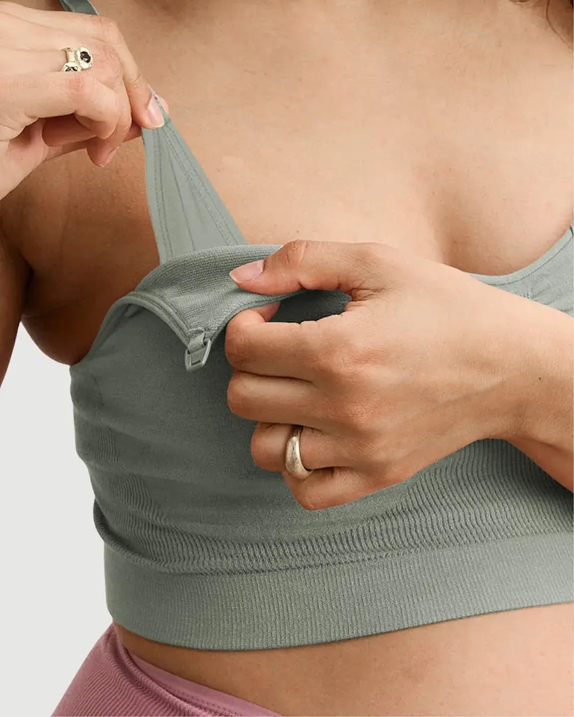 Hands-Free Stretch Nursing & Pumping Bra