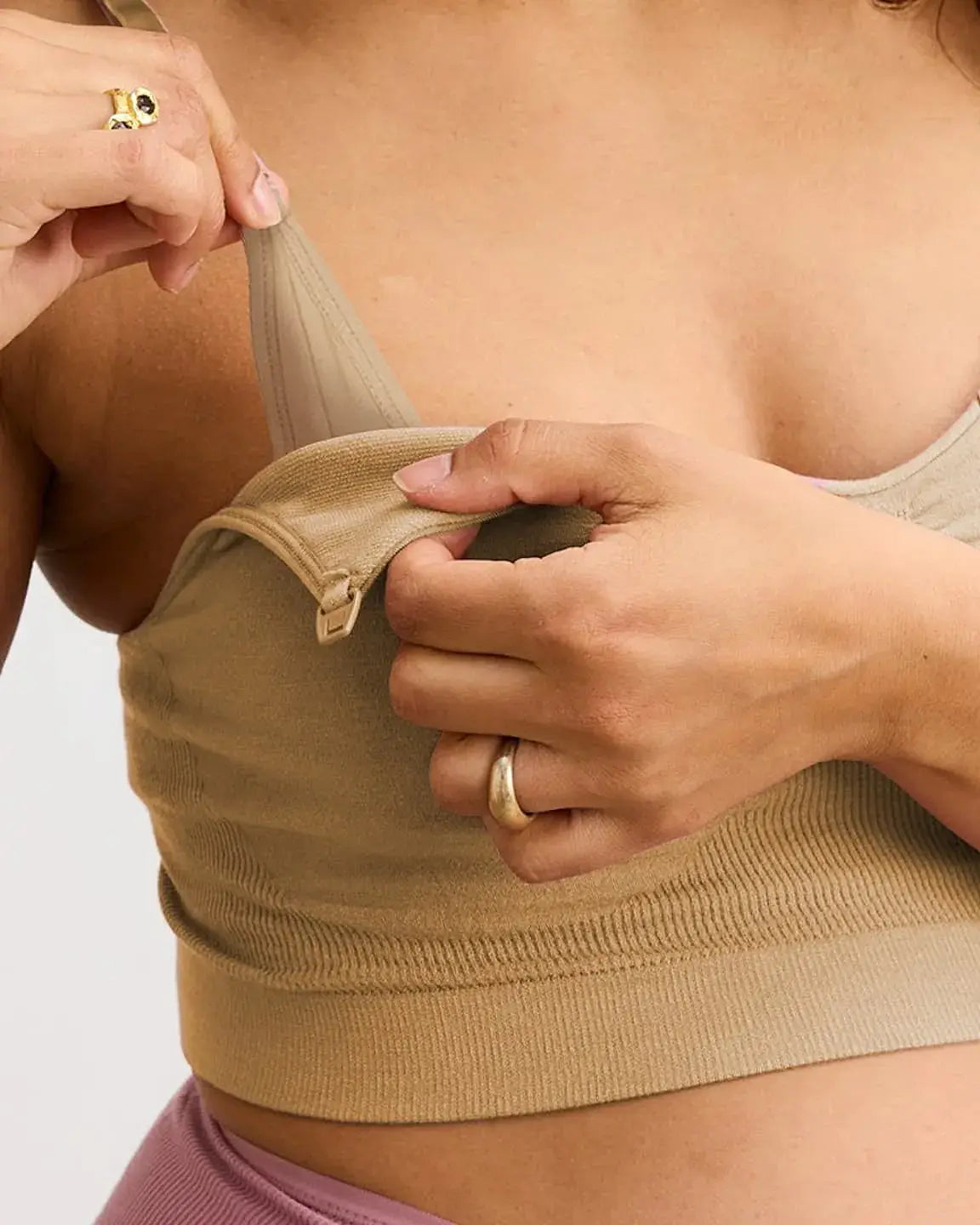 Hands-Free Stretch Nursing & Pumping Bra