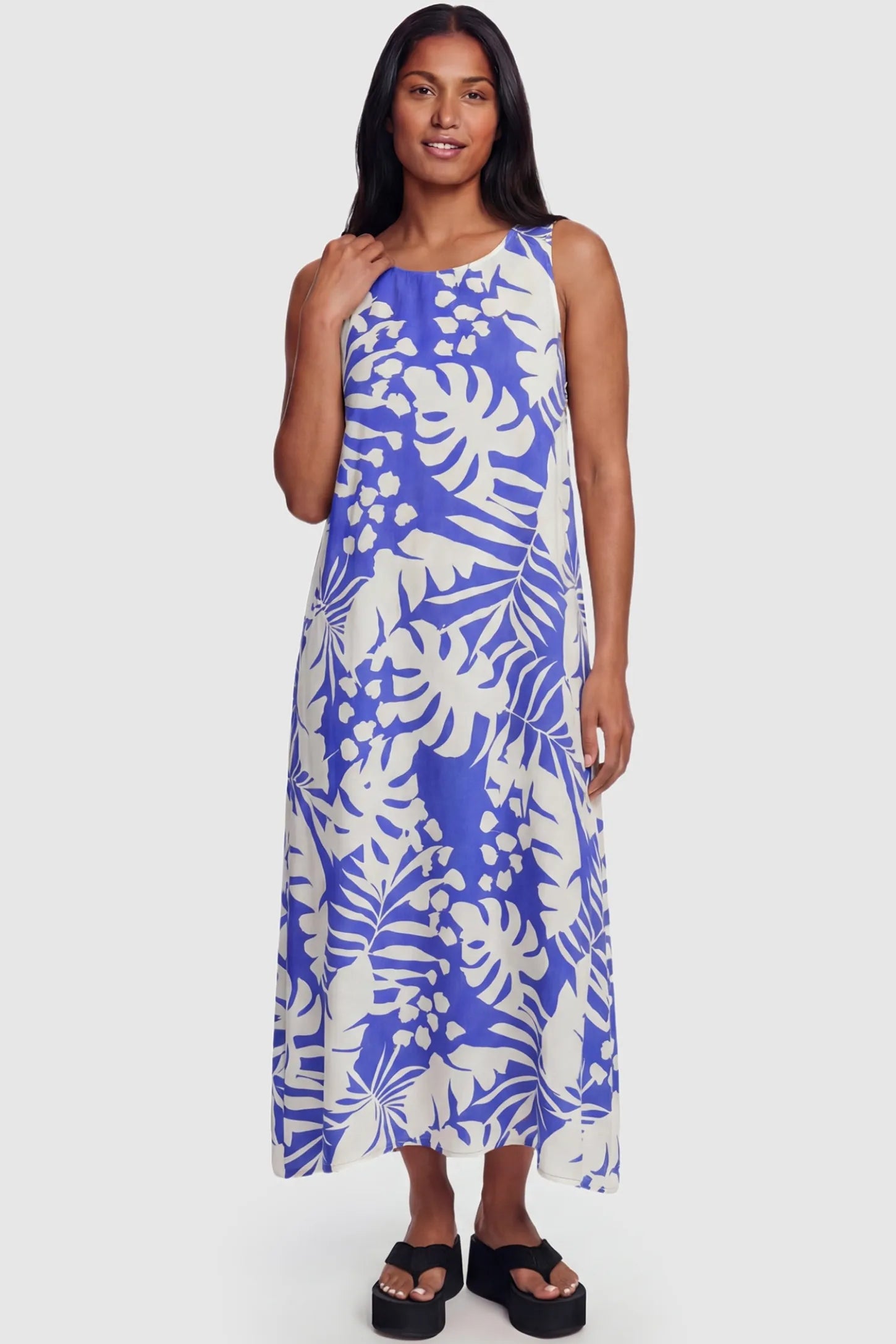 Tropical Print V-Back Sleeveless Midi Maternity Dress Blue Tropical Print V-Back Sleeveless Midi Maternity Dress front view featuring a relaxed fit on a non-pregnant model.