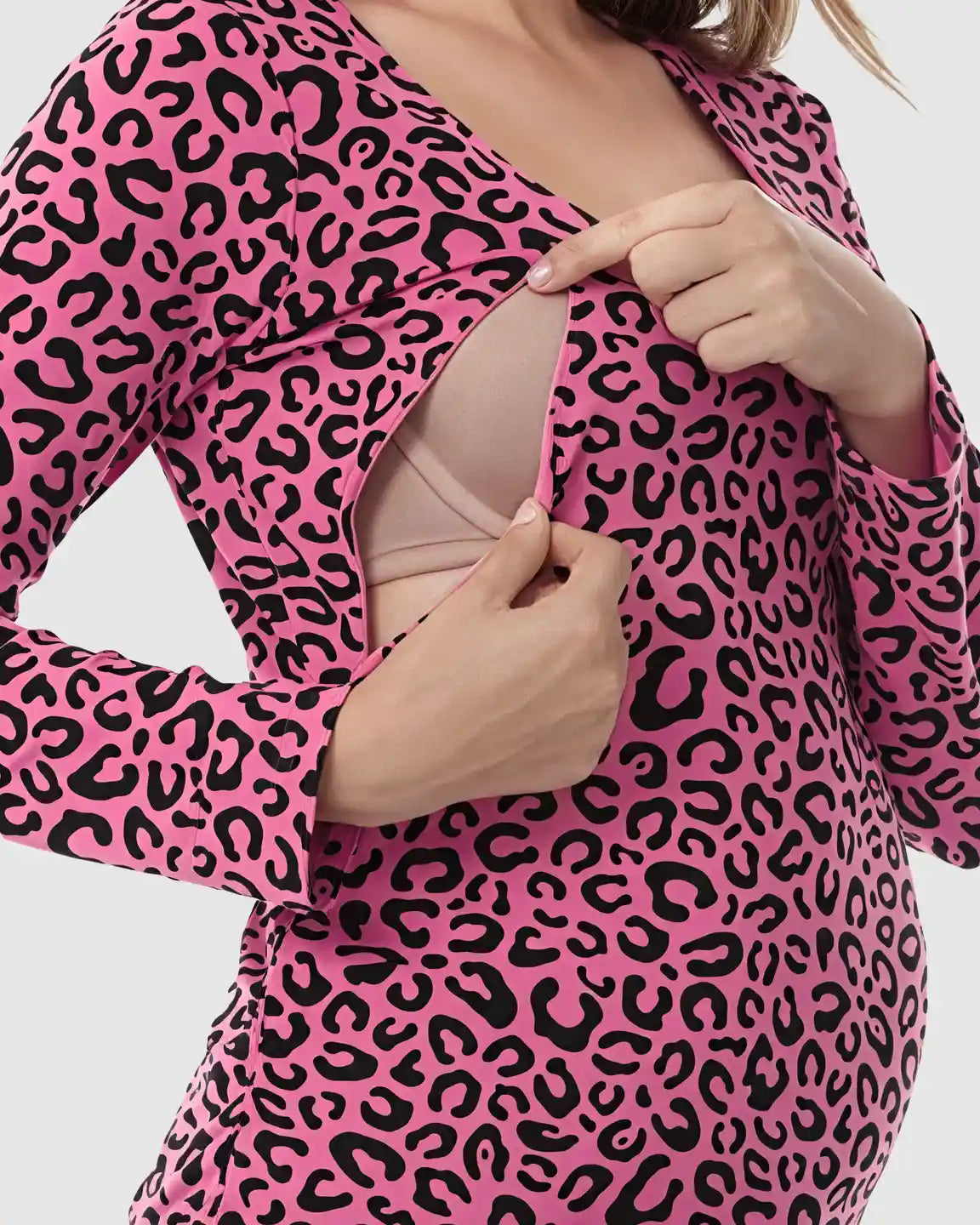 Side-Ruched Leopard Print Maternity Nursing Top