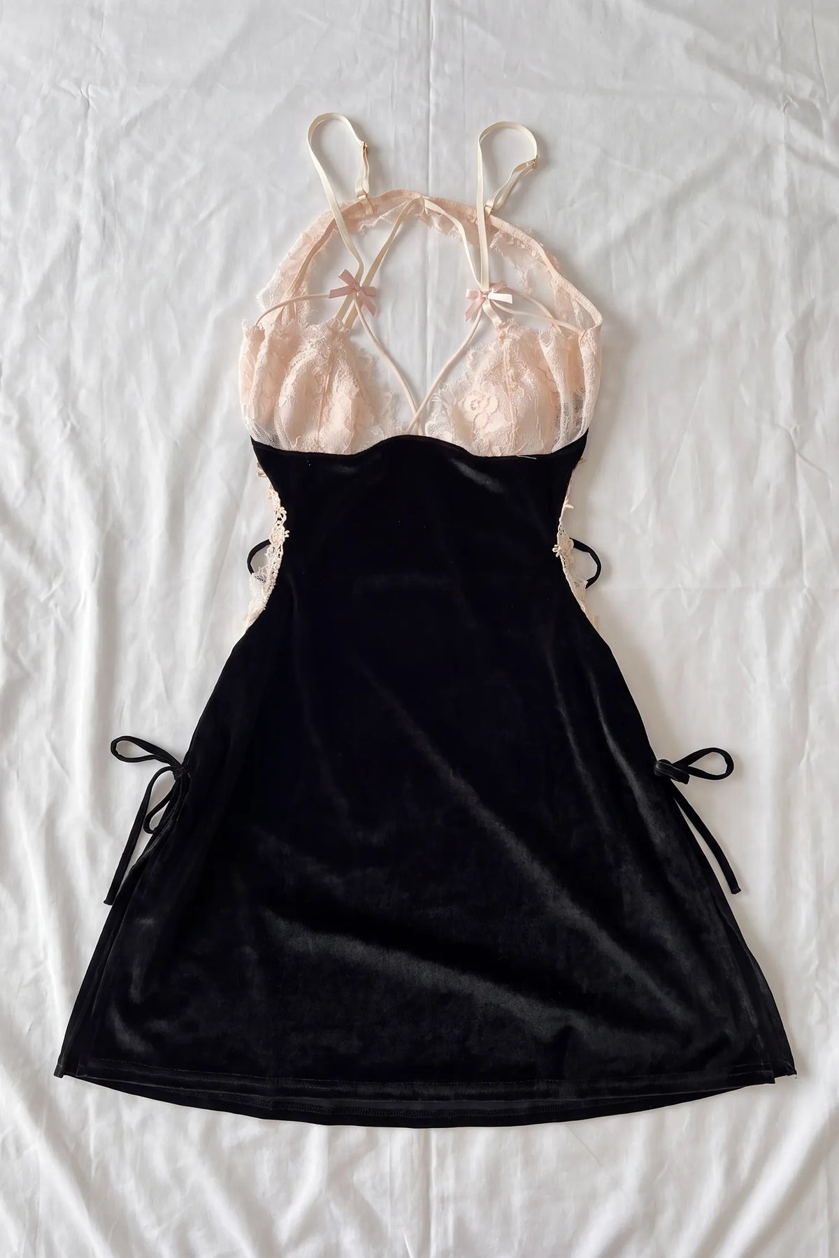 Contrast Lace Velvet Maternity Nightgown