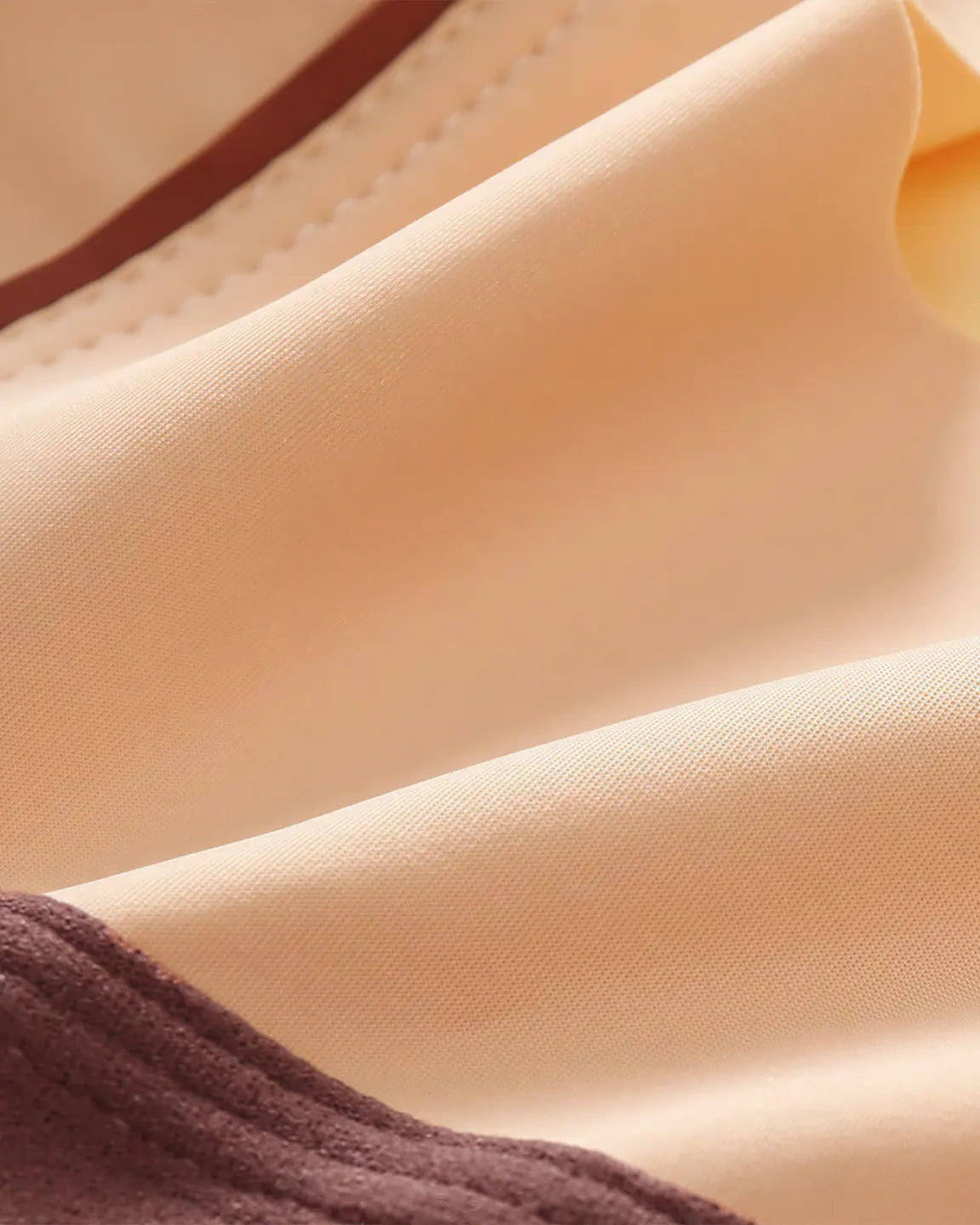 Scalloped V-Neck Contrast Trim Nursing Bra