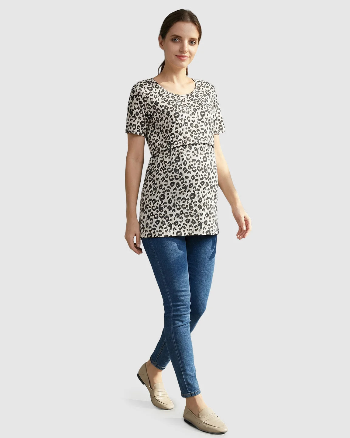Short-Sleeve Leopard Print Nursing & Maternity T-Shirt