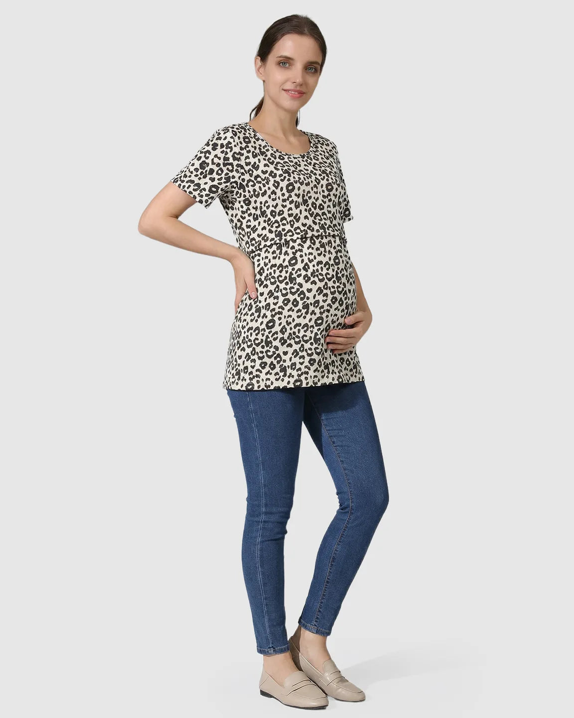 Short-Sleeve Leopard Print Nursing & Maternity T-Shirt