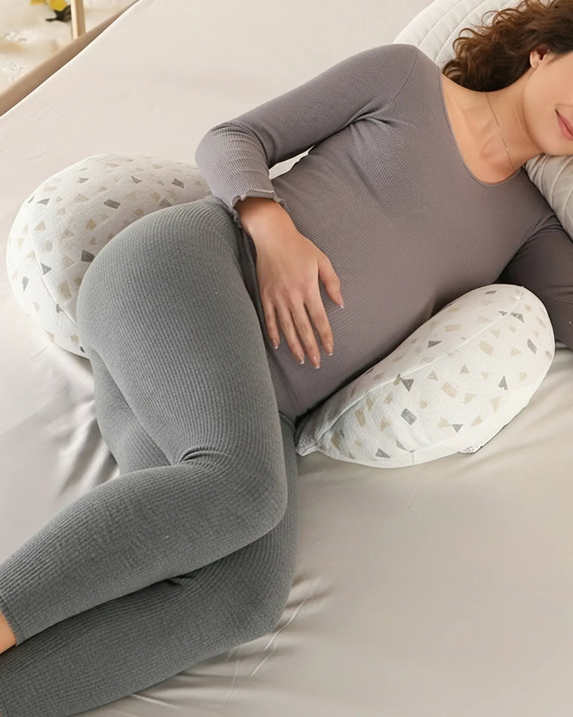 Ergonomic Support Minimalist Style Maternity & Recovery Pillow