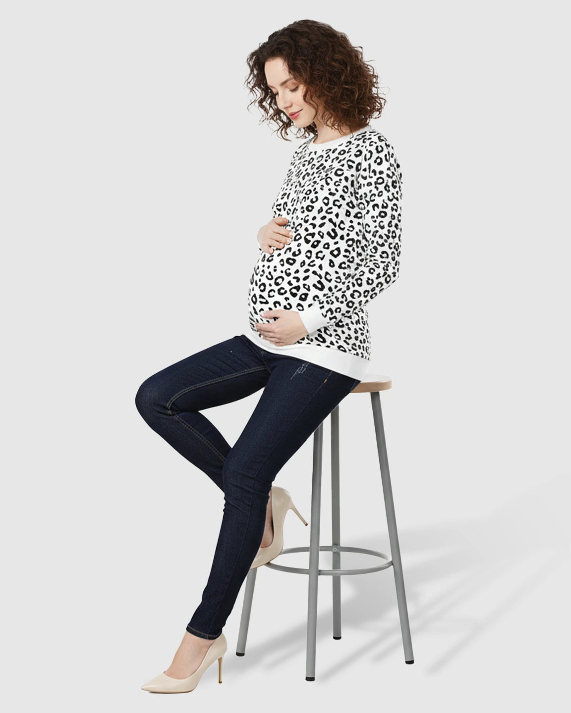 Long-sleeve Printed Maternity & Nursing Sweatshirt