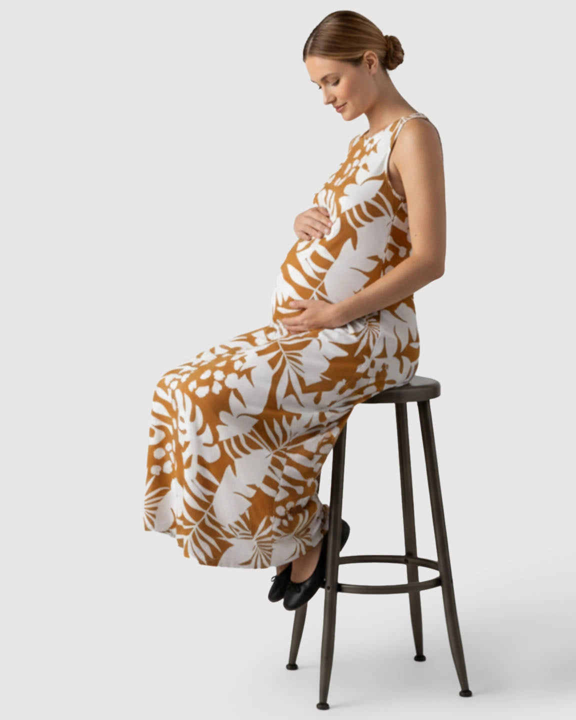 Tropical-Print Sleeveless Maternity Dress